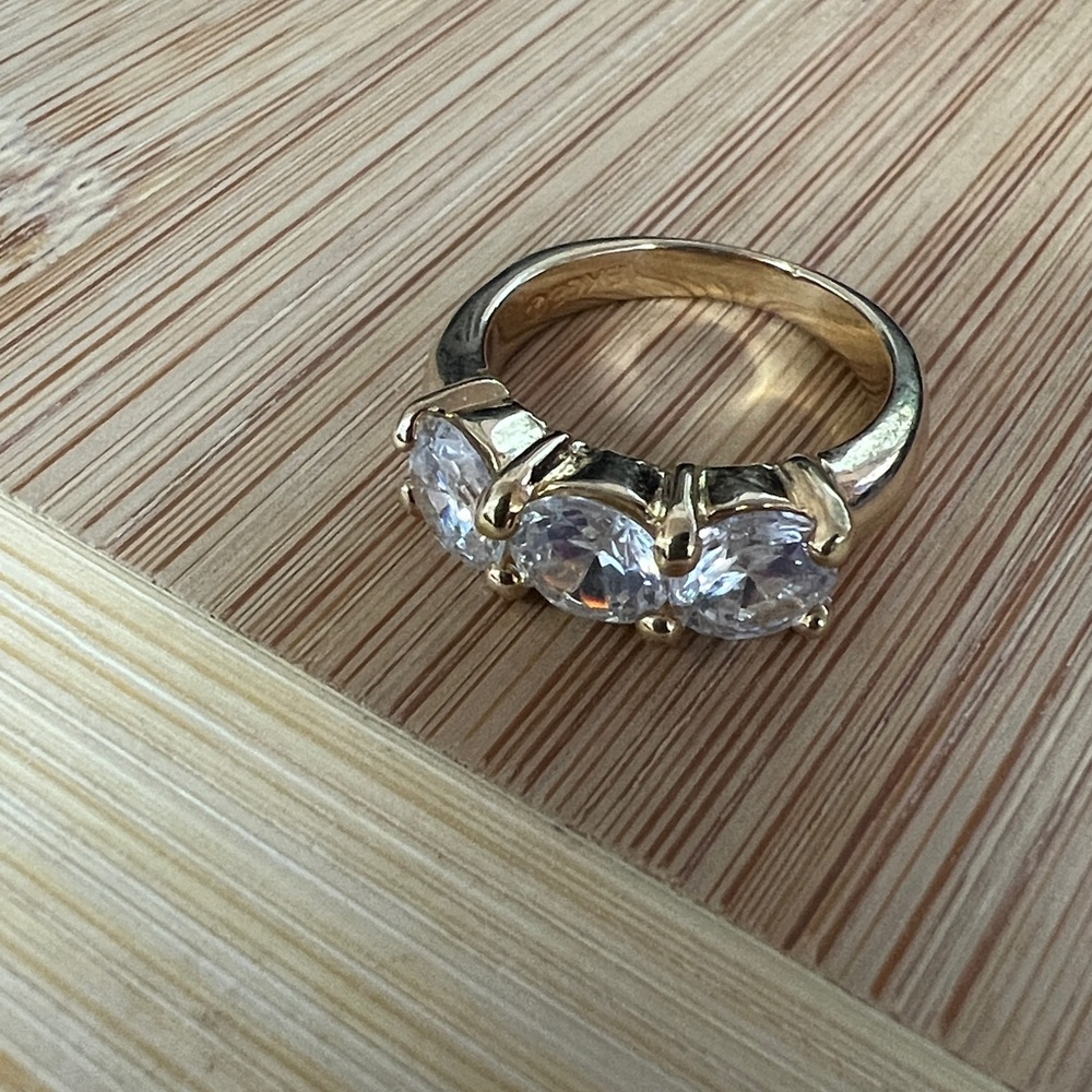 Gold Tone Three Stone CZ Ring Round Cut Trilogy Style 18K HGE Size 5 - Picture 4 of 4